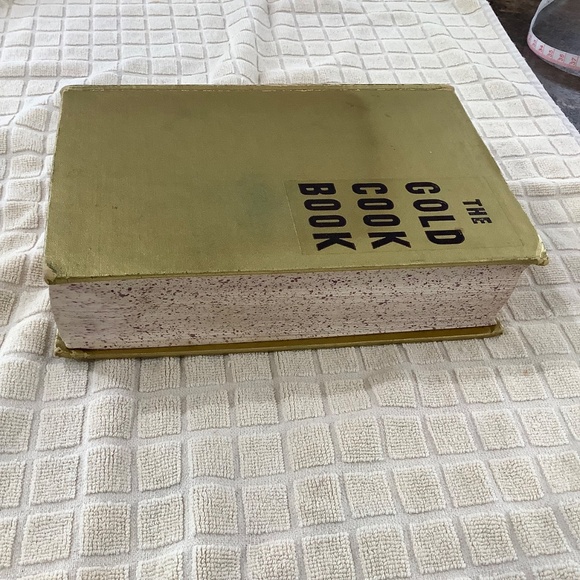 Vintage 1948 The Gold Cookbook - Picture 2 of 14